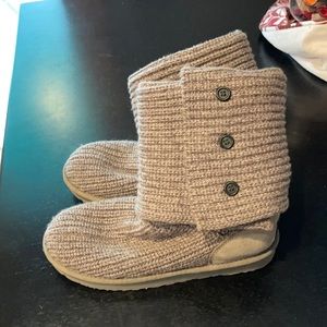 Gray knit Ugg’s